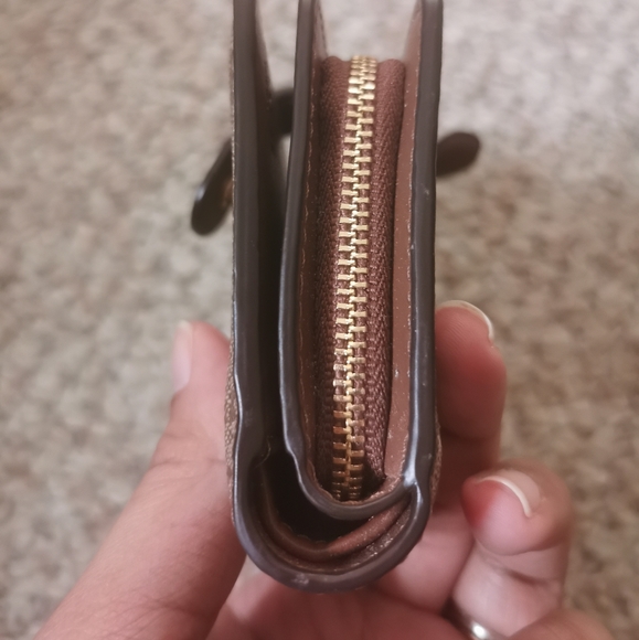 SOLD Coach signature khaki bifold wallet - Picture 8 of 8